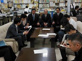 幹事長就任３