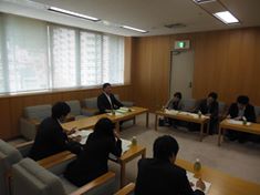 記者会見３
