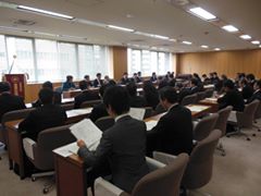 退任３