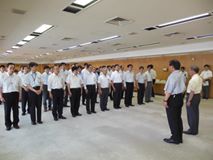 就任３